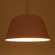 GloboStar® UPVALE 01284 Μοντέρνο Κρεμαστό Φωτιστικό Καμπάνα Μονόφωτο 1 x E27 IP20 Ροζ & Λευκό Μέταλλο - Μ40 x Π40 x Υ24cm