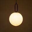 GloboStar® BELLISSIMO 61490 Μοντέρνο Κρεμαστό Φωτιστικό Μπάλα Μονόφωτο 1 x E27 IP20 Λευκό Γυαλί με Μαύρο Μέταλλο - Μ30 x Π30 x Υ52cm