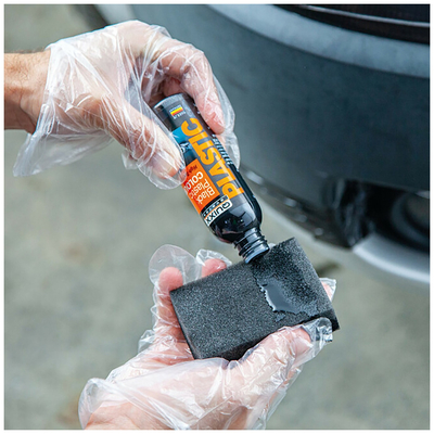 KIT ΑΝΑΝΕΩΣΗΣ ΚΑΙ ΠΡΟΣΤΑΣΙΑΣ ΓΙΑ ΠΛΑΣΤΙΚΑ ΣΕ  ΜΑΥΡΟ ΧΡΩΜΑ QUIXX 75ml