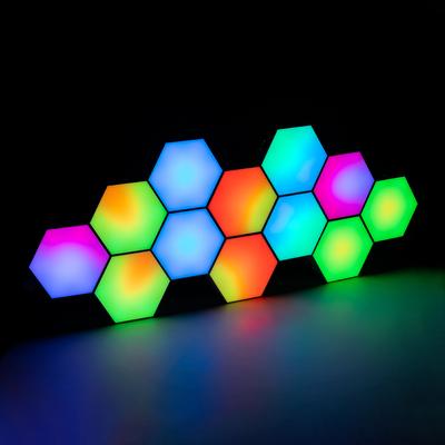 GloboStar® DIGIOCTA 90449 Σετ 12 Ψηφιακων LED RGB Φωτιστικών Κυψελών με Ψηφιακό Controller με WiFi Smart APP & Ασύρματο Χειριστήριο RF 2.4Ghz - LED SMD 5050 18W/Σετ 168PIXEL/Σετ 1440lm/Σετ 120° DC 5V με USB 2.0 IP20 Πολύχρωμο RGB - Dimmable - Μ10.5 x Π10.5 x Υ3cm Ανά Κυψέλη - 2 Χρόνια Εγγύηση