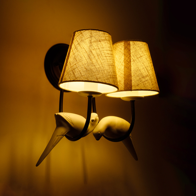 GloboStar® DOVE 01086 Vintage Επιτοίχιο Φωτιστικό Απλίκα Δίφωτο 2 x E14 IP20 Μαύρο & Λευκό Μέταλλο με Μπεζ Ύφασμα - Μ28 x Π28 x Υ30cm