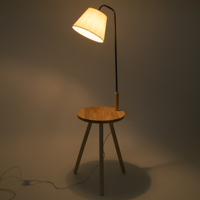 GloboStar® TIFFANY 01206 Μοντέρνο Επιδαπέδιο Φωτιστικό Μονόφωτο 1 x E27 IP20 Μπεζ Ξύλο, Λευκό Ύφασμα με Μαύρο Μέταλλο - Μ28 x Π28 x Υ140cm