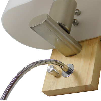 GloboStar® SUTTON 01316 Μοντέρνο Επιτοίχιο Φωτιστικό Απλίκα με LED Βραχίονα Δίφωτο 1 x E27 IP20 Μπεζ Ξύλο, Λευκό Γυαλί με Ασημί Μέταλλο - Μ15 x Π20 x Υ22.5cm