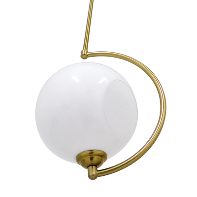 GloboStar® ISLA 00898 Μοντέρνο Φωτιστικό Οροφής Μπάλα Μονόφωτο 1 x E27 IP20 Χρυσό Μέταλλο με Λευκό Γυαλί - Μ20 x Π20 x Υ33cm