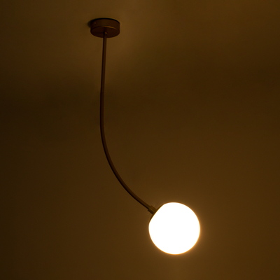 GloboStar® DRIZZLE 00921 Μοντέρνο Φωτιστικό Οροφής Μπάλα Μονόφωτο 1 x E27 IP20 Χρυσό Μέταλλο με Λευκό Γυαλί - Μ15 x Π15 x Υ100cm