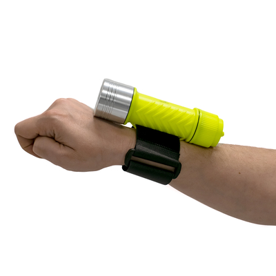 GloboStar® 79031 EXTREME Αδιάβροχος Φορητός Επαναφορτιζόμενος Φακός LED CREE XHP50 20W 2000lm & 1 x Μπαταρία 26650 2500mAh Li-ion IP68 Ψυχρό Λευκό 6000K