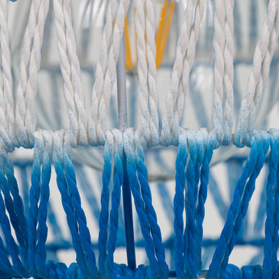 GloboStar® SANTOR 00728 Boho Κρεμαστό Φωτιστικό Πλέγμα Μονόφωτο 1 x E27 IP20 Λευκό & Μπλε Σχοινί - Μ30 x Π30 x Υ30cm