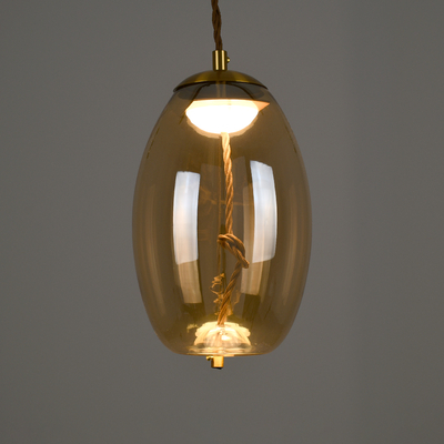 GloboStar® ΑΧΤΟΝ 00754 Μοντέρνο Κρεμαστό Φωτιστικό Ανάρτηση LED 7W 500 lm 180° AC 100-240V IP20 Θερμό Λευκό 2700K Μελί Γυαλί με Χρυσό Μέταλλο - Μ17 x Π17 x Υ18cm - 2 Xρόνια Εγγύηση