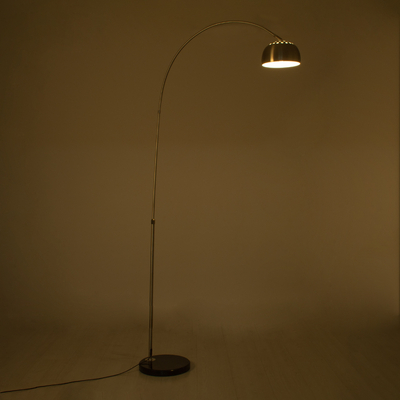 GloboStar® PRAGUE 00989 Μοντέρνο Επιδαπέδιο Φωτιστικό Μονόφωτο 1 x E27 IP20 Ασημί Μέταλλο με Μαύρο Μάρμαρο - Μ90 x Π29.5 x Υ180cm