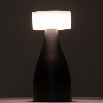 GloboStar® DOLLY 76466 Μοντέρνο Επιτραπέζιο Φωτιστικό Πορτατίφ LED 1.5W 105lm 120° DC 5V Επαναφορτιζόμενο με Μπαταρία Li-ion 1800mAh - Διακόπτη Αφής με 3 Εναλλαγές Φωτισμού CCT Θερμό - Φυσικό - Ψυχρό 1500K - 4500K - 6000K Dimmable - D9 x 21cm - Λευκό