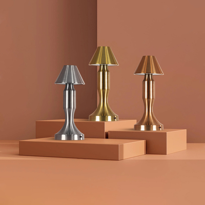 GloboStar® LUNNA 76478 Μοντέρνο Επιτραπέζιο Φωτιστικό Πορτατίφ LED 1.5W 105lm 120° DC 5V Επαναφορτιζόμενο με Μπαταρία Li-ion 1800mAh - Διακόπτη Αφής με 3 Εναλλαγές Φωτισμού CCT Θερμό - Φυσικό - Ψυχρό 1500K - 4500K - 6000K Dimmable - D9 x 23cm - Ασημί