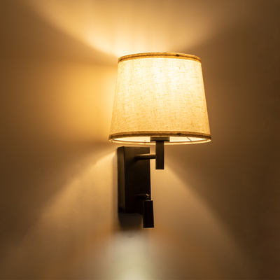 GloboStar® ROULETTE-R 61380 Μοντέρνο Φωτιστικό Τοίχου - Απλίκα Ξενοδοχείου Bed Side LED 3W 360lm & 1 x E27 36° & 360° AC 220-240V - Reading Up/Down Light - Φορτιστής USB 3A - Μ22 x Π23.5 x Υ37cm - Φυσικό Λευκό 4500K - Λευκό με Μπεζ Καπέλο - Σετ 2 Τεμαχίων