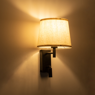 GloboStar® ROULETTE-R 61380 Μοντέρνο Φωτιστικό Τοίχου - Απλίκα Ξενοδοχείου Bed Side LED 3W 360lm & 1 x E27 36° & 360° AC 220-240V - Reading Up/Down Light - Φορτιστής USB 3A - Μ22 x Π23.5 x Υ37cm - Φυσικό Λευκό 4500K - Λευκό με Μπεζ Καπέλο - Σετ 2 Τεμαχίων