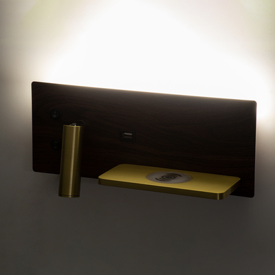 GloboStar® PALADIN 61362 Μοντέρνο Φωτιστικό Τοίχου - Απλίκα Ξενοδοχείου Bed Side LED 6W 720lm 36° AC 220-240V - Reading Light & Κρυφός Φωτισμός - Φορτιστές USB 3A & Wireless 20W - Μ30 x Π11 x Υ12cm - Φυσικό Λευκό 4500K - Ξύλο & Χρυσό - Δεξί