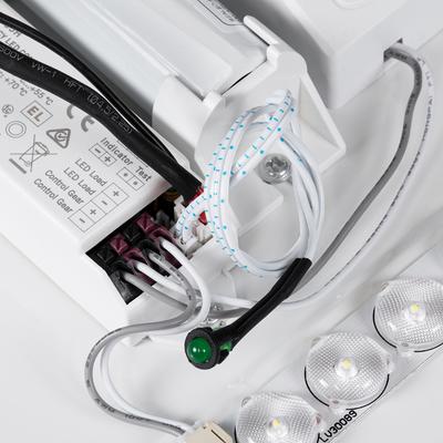 GloboStar® EMERGANO 60993 Πλαφονιέρα Οροφής LED 30W 2850lm 120° AC 220-240V με Ενσωματωμένο Σύστημα Emergency Li-ion 3450mAh/12.8Wh με Αυτονομία 3hrs - Αδιάβροχη IP54 Φ38 x Υ5.3cm Φυσικό Λευκό 4500K - Λευκό - Bridgelux Chips - 3 Years Warranty