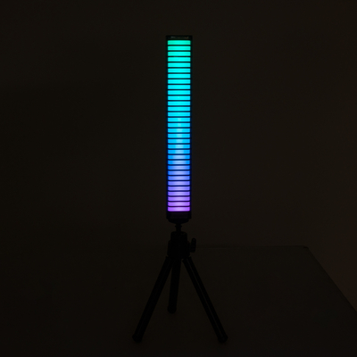 GloboStar® DIGICOLUMN 90761 Μοντέρνο Επιτραπέζιο Φωτιστικό Γραφείου WiFi Digital Pixel Rhythm Music Bar LED 8W 640lm 90° DC 5V με USB 2.0 & WiFi Mobile APP IP20 - Εναλλαγή Φωτισμού μέσω WiFi Εφαρμογής - Πολύχρωμο RGB - Dimmable - Μαύρο - Μ2.3 x Π2.5 x Υ19cm - 2 Χρόνια Εγγύηση