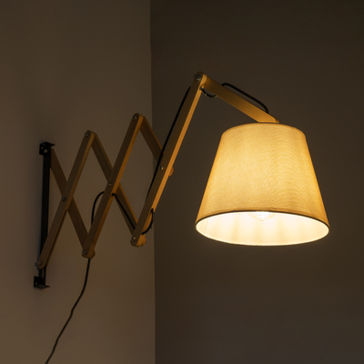 GloboStar® TALISHA 02028 Μοντέρνο Επιτοίχιο Φωτιστικό Απλίκα Μονόφωτο 1 x E27 IP20 Μπεζ Ξύλο με Μπεζ Ύφασμα - Μ100 x Π15 x Υ36cm