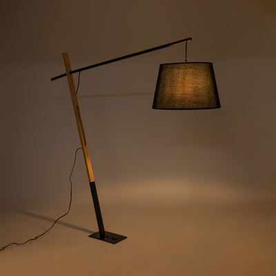 GloboStar® KELSIE 02029 Μοντέρνο Επιδαπέδιο Φωτιστικό Μονόφωτο 1 x E27 IP20 Μαύρο Μέταλλο, Μαύρο Ύφασμα με Μπεζ Ξύλο - Μ40 x Π125 x Υ140cm