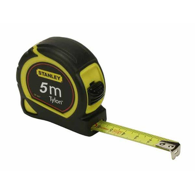 Μέτρο πλαστικό TYLON με λάμα 19mm - 5m σε blister. Κεντραρισμένα νούμερα για μαρκαρίσματα λάμας που επιτρέπουν ευκολότερη μέτρηση και μεγαλύτερη ακρίβεια. Συμπαγής σχεδιασμός θήκης σε εργονομικό σχήμα από μαλακό υλικό για μέγιστη άνεση στη χρήση- προσφέρει καλύτερη προστασία στη λάμα. / 0-30-697