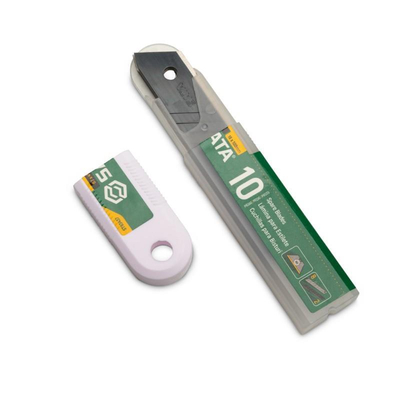 Λάμα για φαλτσέτες σπαστή 10τεμ. 18mm Περιέχει 8 απλές λάμες και 2 καρβιδίου. Λεπίδες χρηστικών μαχαιριών από ατσάλι SK2 υψηλής
ποιότητας με αιχμηρές άκρες
 Περιλαμβάνει 10 λεπίδες, 2 μαύρες και 8 ασημί
 Σχεδιασμός με 15 σημεία για απόσπαση που διατηρεί τη
λεπίδα πάντα αιχμηρή και έτοιμη για χρήση.o
 Κατάλληλο για ST93422A, ST93425A, ST93428SC, ST93429 και
ST93482. / ST93437