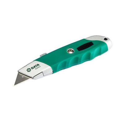 Χαρακτηριστικά:
Η λεπίδα κλειδώνει στη θέση ανοιχτής για ασφαλή κοπή.
Επικάλυψη φωσφορικού ψευδαργύρου για αυξημένη αντίσταση στη διάβρωση και μεγαλύτερη διάρκεια.
Λεπίδες SK2 για μεγαλύτερη ανθεκτικότητα και διάρκεια ζωής της λεπίδας.
Λαβή άνεσης για ευκολία στη χρήση και προστασία από ολίσθηση.
Περιλαμβάνει 5 εφεδρικές λεπίδες που αποθηκεύονται μέσα στο σώμα για πρακτική αποθήκευση.
Ανταλλακτικές Λεπίδες: ST93434A & ST93435A. / ST93443SC