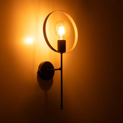 GLOBOSTAR® SOPA 201-0120 Μοντέρνο Φωτιστικό Τοίχου - Απλίκα με Ντουί 1 x E27 AC 220-240V IP20 - Μαύρο & Χρυσό - Μ23 x Π15 x Υ51cm