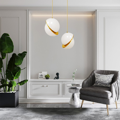 GLOBOSTAR® HUDSON 01554 Μοντέρνο Κρεμαστό Φωτιστικό Οροφής με Ντουί 1 x E27 AC 220-240V IP20 - Λευκό & Χρυσό - Μ20 x Π20 x Υ25cm