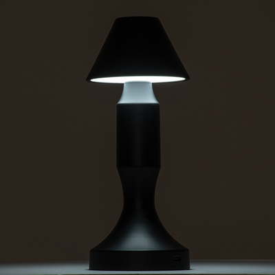 GloboStar® LUNNA 76476 Επαναφορτιζόμενο Επιτραπέζιο Φωτιστικό Πορτατίφ LED 1.5W 105lm 120° DC 5V IP44 CCT Ultra Θερμό 1500K - Φυσικό Λευκό 4500K - Ψυχρό Λευκό 6000K Dimmable Λευκό Πλαστικό - Μ9 x Π9 x Υ23cm- 2 Χρόνια Εγγύηση