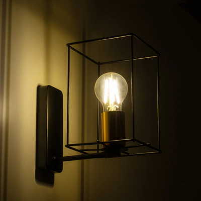 GLOBOSTAR® CYRA 203-0012 Μοντέρνο Φωτιστικό Τοίχου - Απλίκα με Ντουί 1 x E27 AC 220-240V IP20 - Μαύρο & Χρυσό - Μ14 x Π21 x Υ22cm