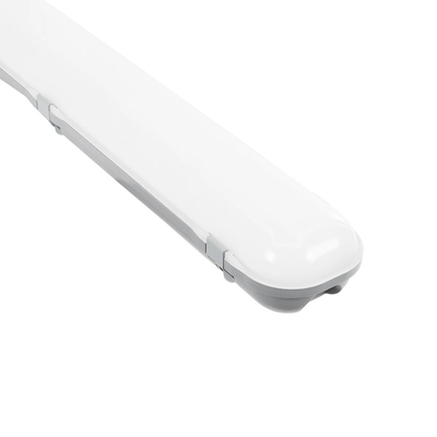 GLOBOSTAR® EMERGANO 60179 60cm Γραμμικό Βιομηχανικό Φωτιστικό Tri-Proof Τεχνολογίας Emergency με Ενσωματωμένη Μπαταρία Li-Ion 3.7V 2600mAH & Αυτονομία 3 Ώρες LED 24W 2880lm 120° AC 220-240V Αδιάβροχο IP65 Ψυχρό Λευκό 6000K - LUMILEDs SMD Chip & TÜV SÜD Driver - Γκρι με Γαλακτερό Κάλυμμα Πλαστικό PC - Μ60 x Π10.5 x Υ8cm - 5 Χρόνια Εγγύση