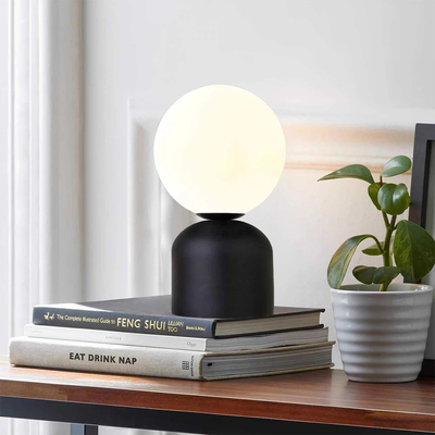 GloboStar® MAGIC 204-0132 Μοντέρνο Eπιτραπέζιο Φωτιστικό Μονόφωτο 1 x E14 IP20 Μαύρο Μέταλλο με Λευκό Γυαλί - Μ13 x Π13 x Υ28cm