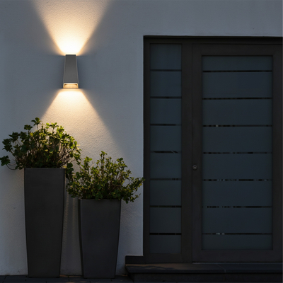 kelvo® FLUX KLV-101-0120 Μοντέρνο Φωτιστικό Τοίχου - Απλίκα LED 6W 750lm 30° AC 220-240V Αδιάβροχο IP65 Θερμό Λευκό 2700K - Bridgelux COB Chip & TÜV SÜD Driver - Γκρι Ανθρακί Ματ - Μ5 x Π8.5 x Υ17cm - 5 Χρόνια Εγγύηση