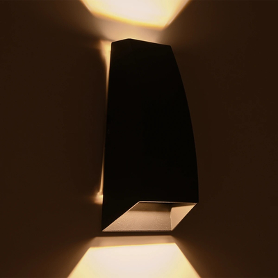 kelvo® FLUX KLV-101-0119 Μοντέρνο Φωτιστικό Τοίχου - Απλίκα LED 6W 750lm 30° AC 220-240V Αδιάβροχο IP65 Θερμό Λευκό 2700K - Bridgelux COB Chip & TÜV SÜD Driver - Μαύρο Ματ - Μ5 x Π8.5 x Υ17cm - 5 Χρόνια Εγγύηση