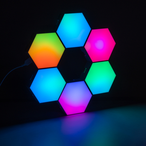 GloboStar® DIGIOCTA 90448 Σετ 6 Ψηφιακων LED RGB Φωτιστικών Κυψελών με Ψηφιακό Controller με WiFi Smart APP & Ασύρματο Χειριστήριο RF 2.4Ghz - LED SMD 5050 9W/Σετ 84PIXEL/Σετ 720lm/Σετ 120° DC 5V με USB 2.0 IP20 Πολύχρωμο RGB - Dimmable - Μ10.5 x Π10.5 x Υ3cm Ανά Κυψέλη - 2 Χρόνια Εγγύηση