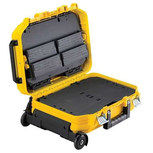 Ειδική κατασκευή εσωτερικού για καλύτερη ορατότητα και πρόσβαση εργαλείων. Ενισχυμένη κατασκευή fibre glass για μεγαλύτερη αντοχή. Αφαιρούμενα διαχωριστικά για μεγαλύτερη ευελιξία προσαρμογής με 1 μακρύ διαχωριστικό 4 κοντά & 3 κύπελλα με καπάκια. Ενισχυμένη ελαστική λαβή για δυνατό κράτημα. Εργονομική τηλεσκοπική λαβή αλουμινίου σε συνδυασμό με ενισχυμένα ροδάκια για εύκολη και ομαλή μεταφορά της βαλίτσας. Ενισχυμένα μεταλλικά κλιπς.
Σημείο έγγραφης του ονόματος σας και εσοχή για κλείδωμα της βαλίτσας με λουκέτο. Διαστάσεις: 54x40x24cm. / FMST1-72383