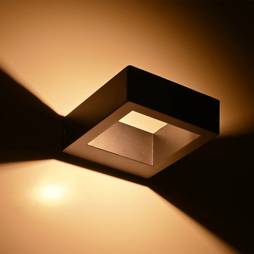 kelvo® AURA KLV-101-0116 Μοντέρνο Φωτιστικό Τοίχου - Απλίκα LED 7W 875lm 45° AC 220-240V Αδιάβροχο IP65 Θερμό Λευκό 2700K - Bridgelux COB Chip & TÜV SÜD Driver - Μαύρο Ματ - Μ15 x Π12.5 x Υ4.5cm - 5 Χρόνια Εγγύηση kelvo® AURA KLV-101-0116 Μοντέρνο Φωτιστικό Τοίχου - Απλίκα LED 7W 875lm 45° AC 220-240V Αδιάβροχο IP65 Θερμό Λευκό 2700K - Bridgelux COB Chip & TÜV SÜD Driver - Μαύρο Ματ - Μ15 x Π12.5 x Υ4.5cm - 5 Χρόνια Εγγύηση