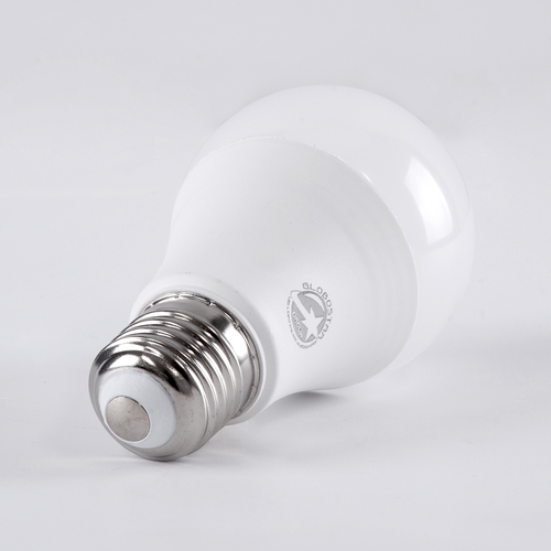 GLOBOSTAR® GLOBE 60026 Λάμπα E27 A60 LED 8W 752lm 260° AC 220-240V IP20 Θερμό Λευκό 2700K - Lumileds SMD Chip - Λευκό Γαλακτερό - Μ6 x Π6 x Υ11cm - 3 Χρόνια Εγγύηση