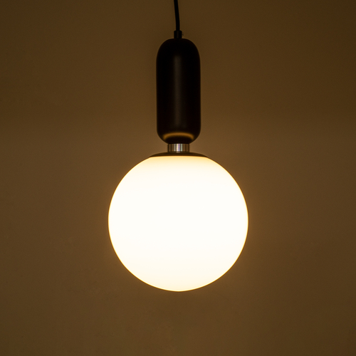 GLOBOSTAR® ESTETICO 61495 Μοντέρνο Κρεμαστό Φωτιστικό Οροφής με Ντουί 1 x E27 AC 220-240V IP20 - Λευκό & Μαύρο - Μ20 x Π20 x Υ38cm